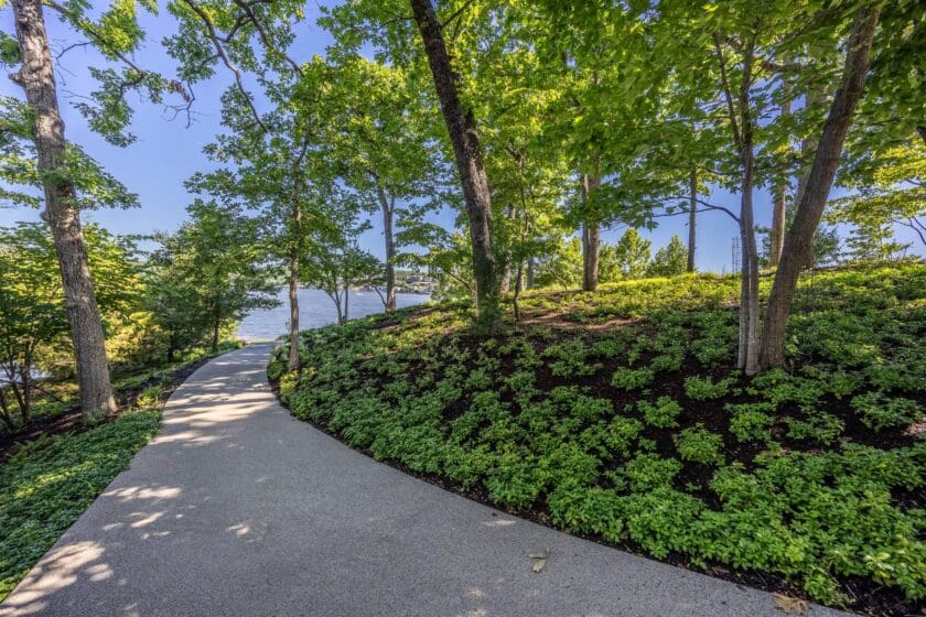 Kansas City, MO Landscape Installation Team