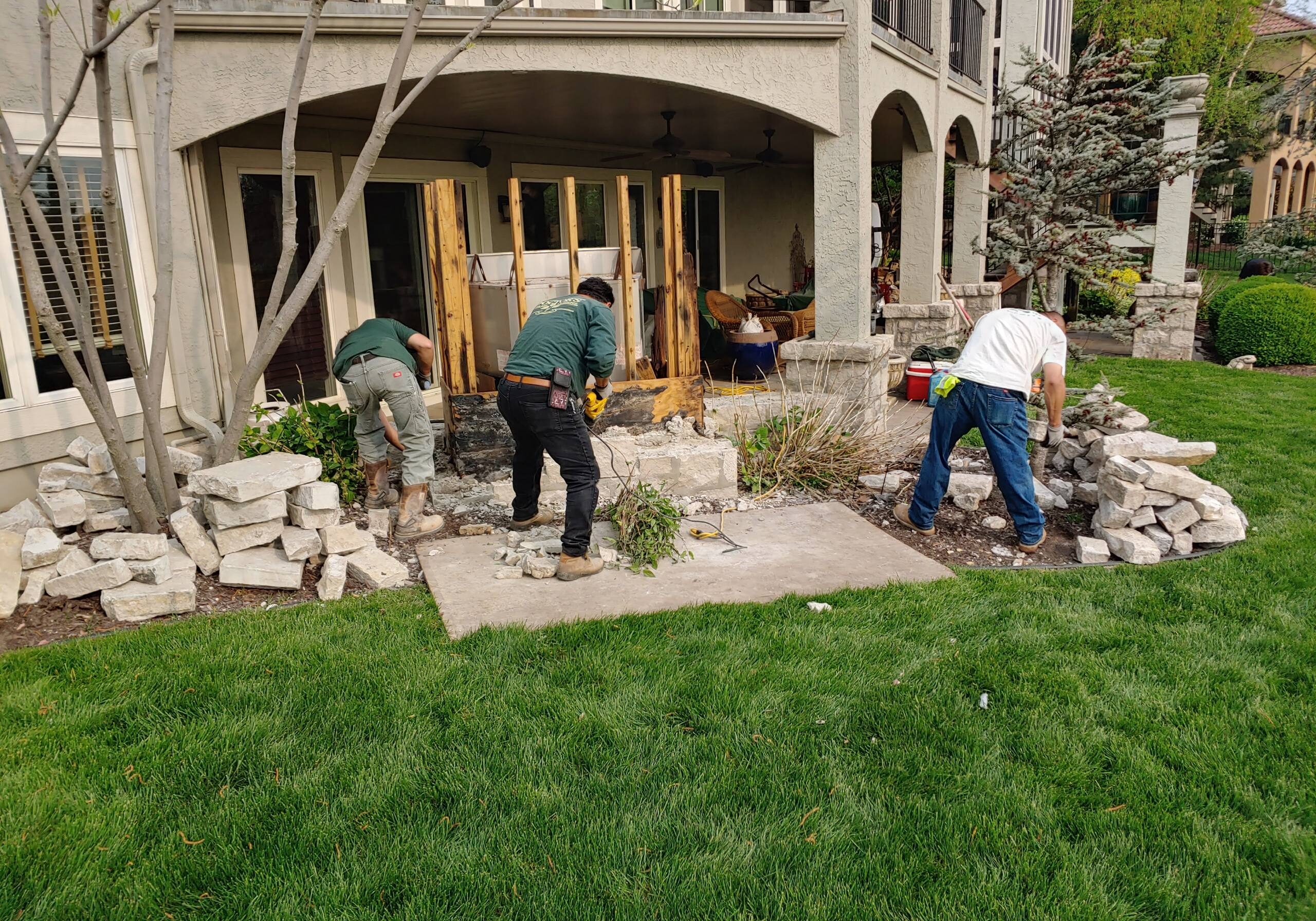 Kansas City, MO Landscape Installation Team