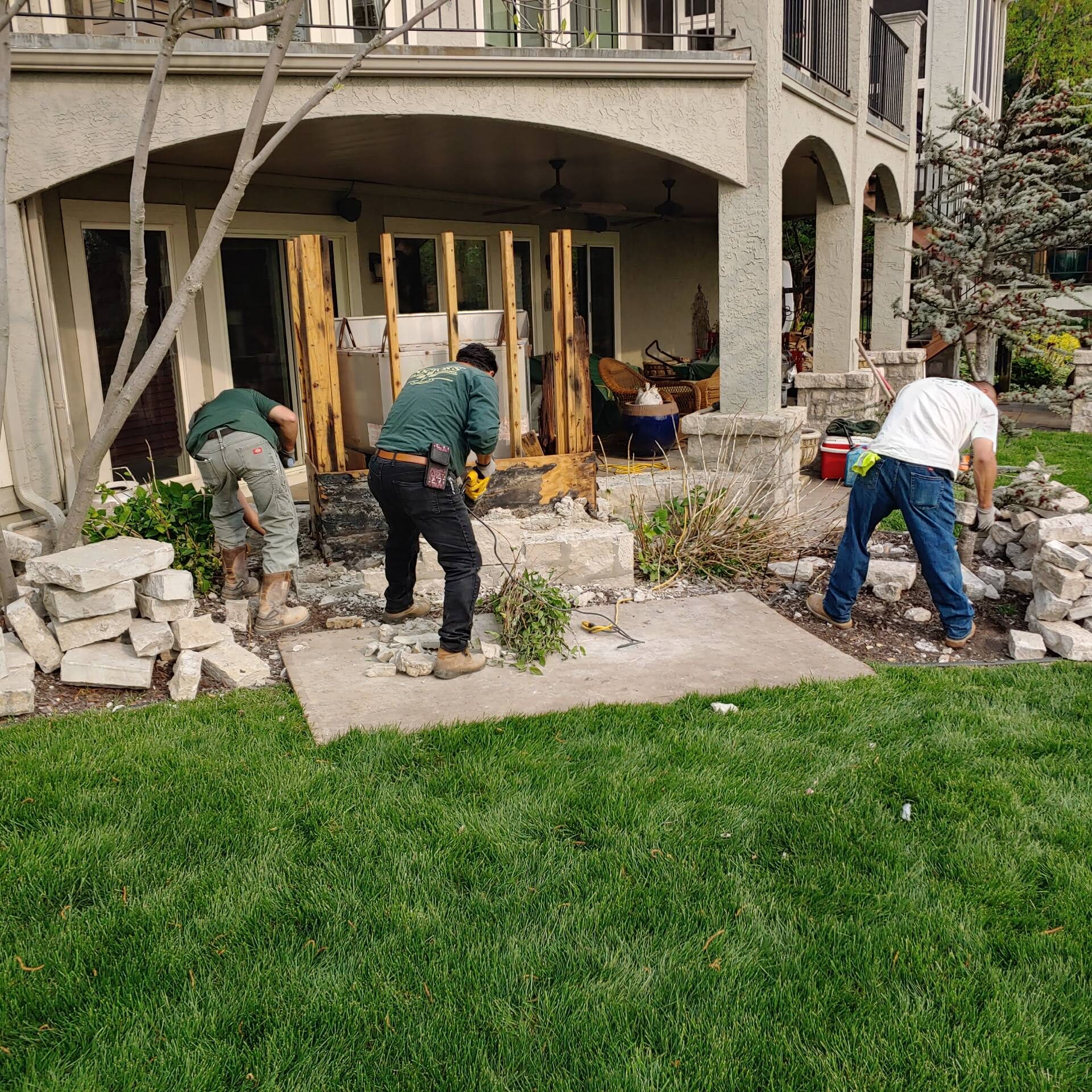 Kansas City, MO Landscape Installation Team