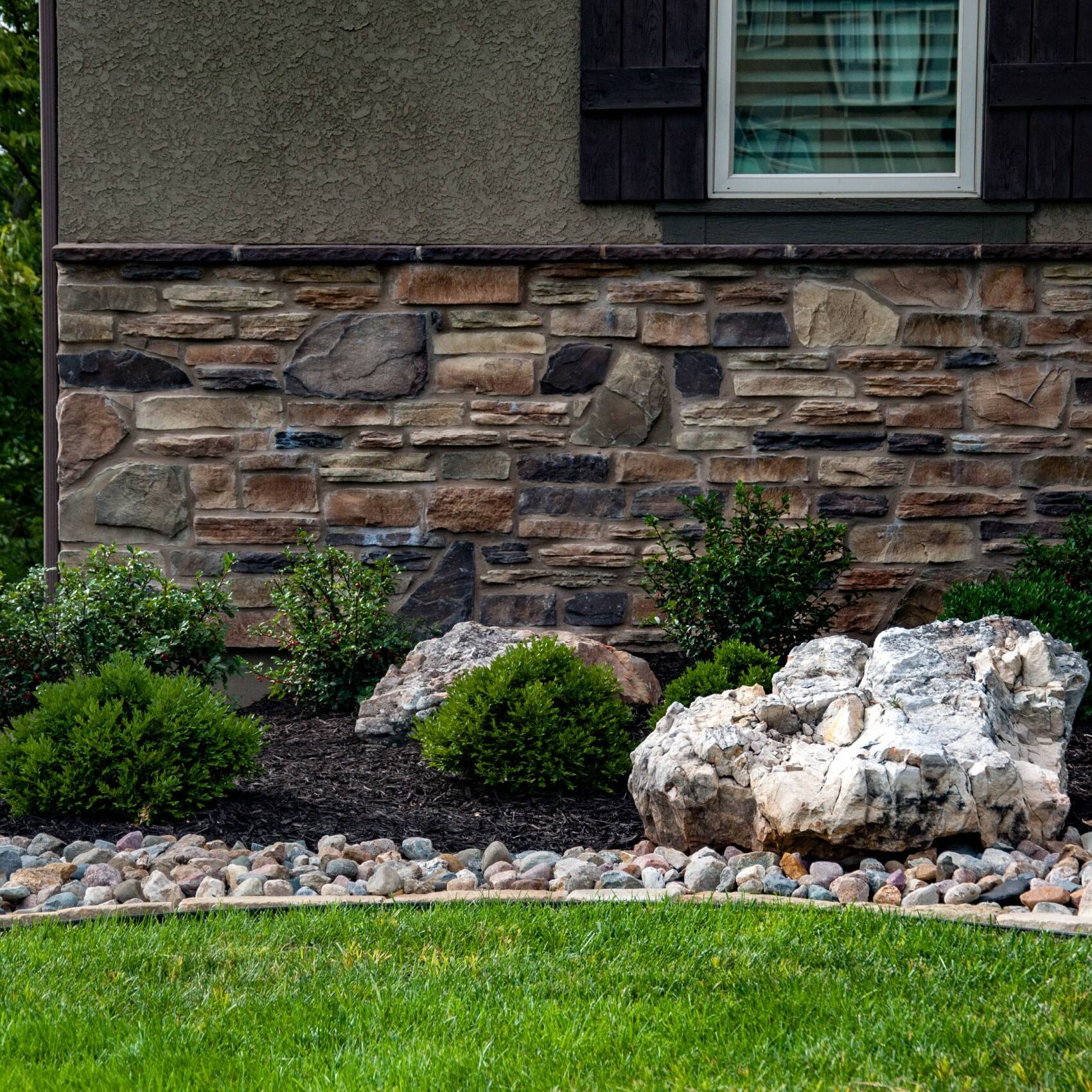 Doctors-Lawn-KC-landscape-maintenance-2 (1)