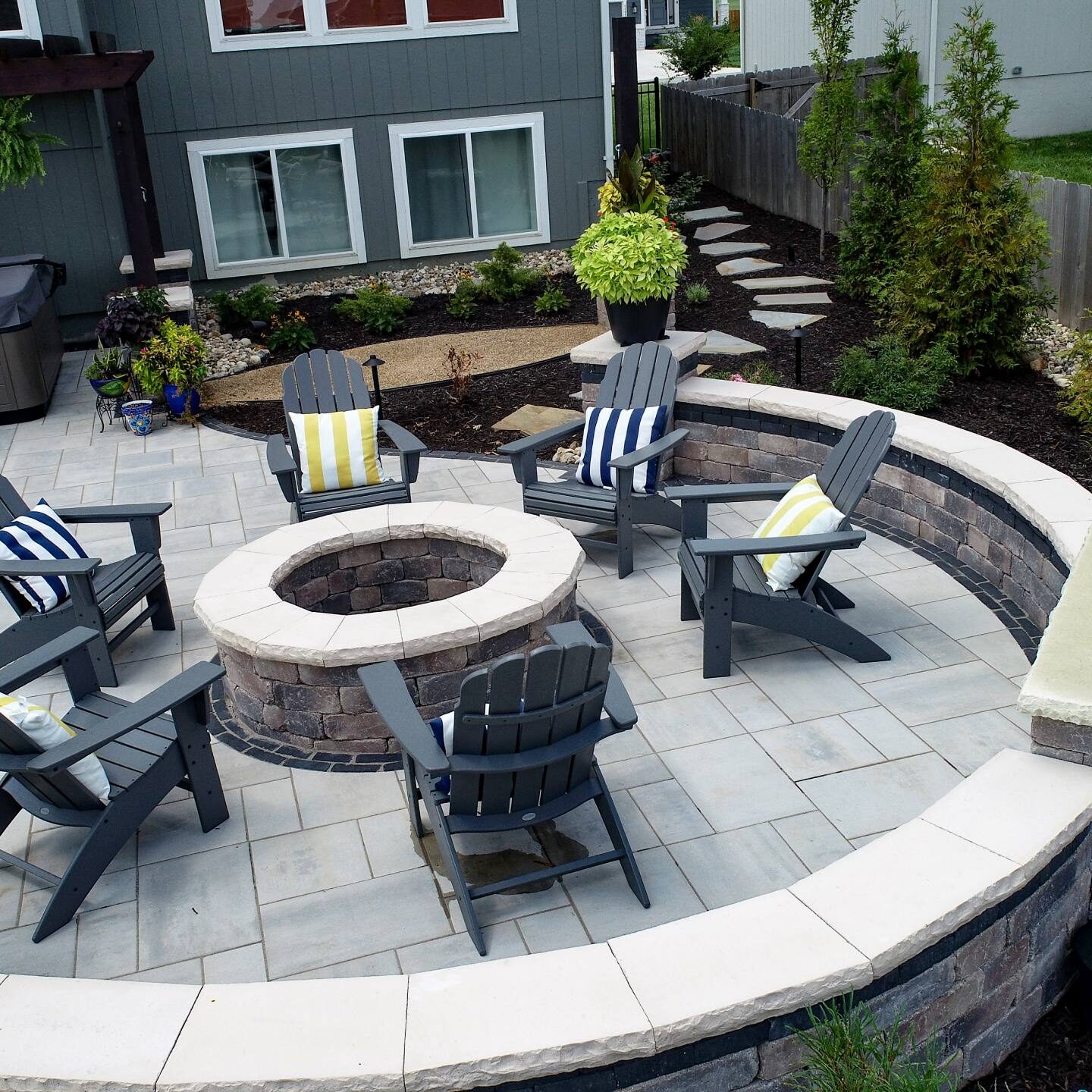 Kansas City, MO Outdoor Living Space